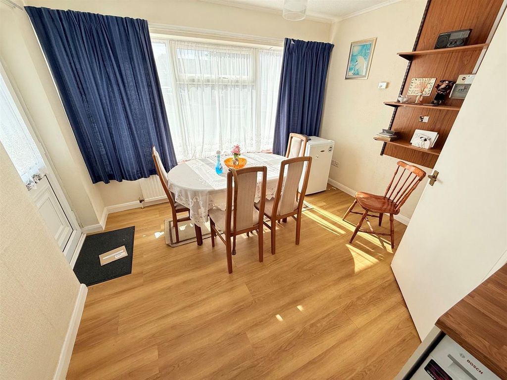 Property photo 3 of 14 Kitchen/Dining Room