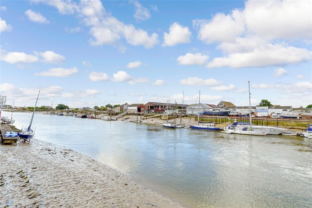 Property photo 1 of 10 Surrounding Area