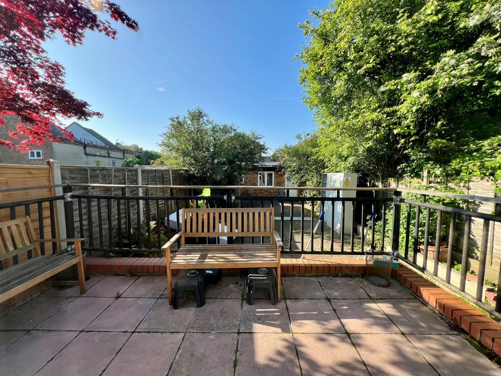 Property photo 3 of 24