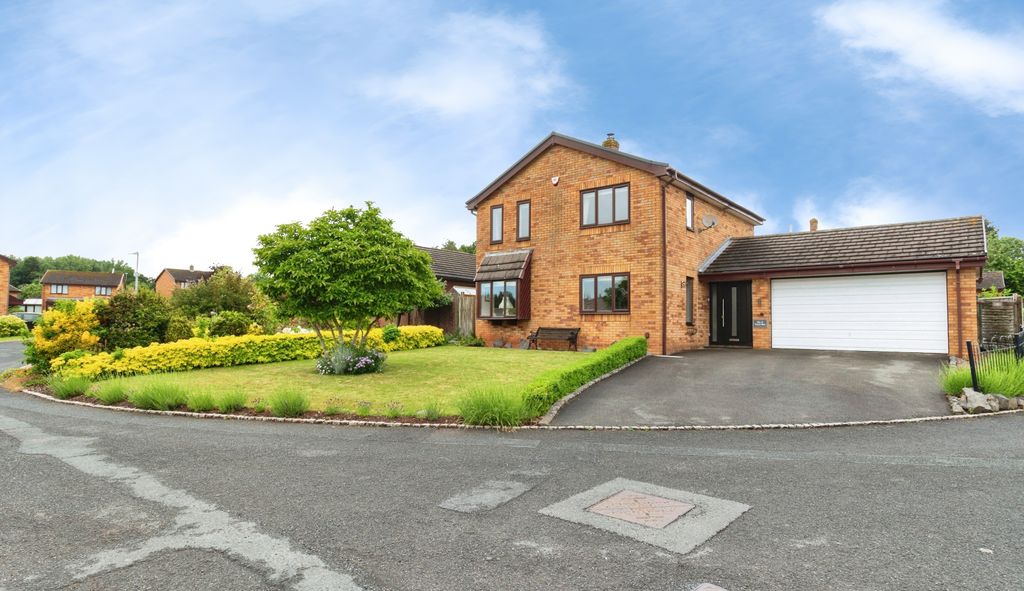 Property photo 1 of 24 Troon1