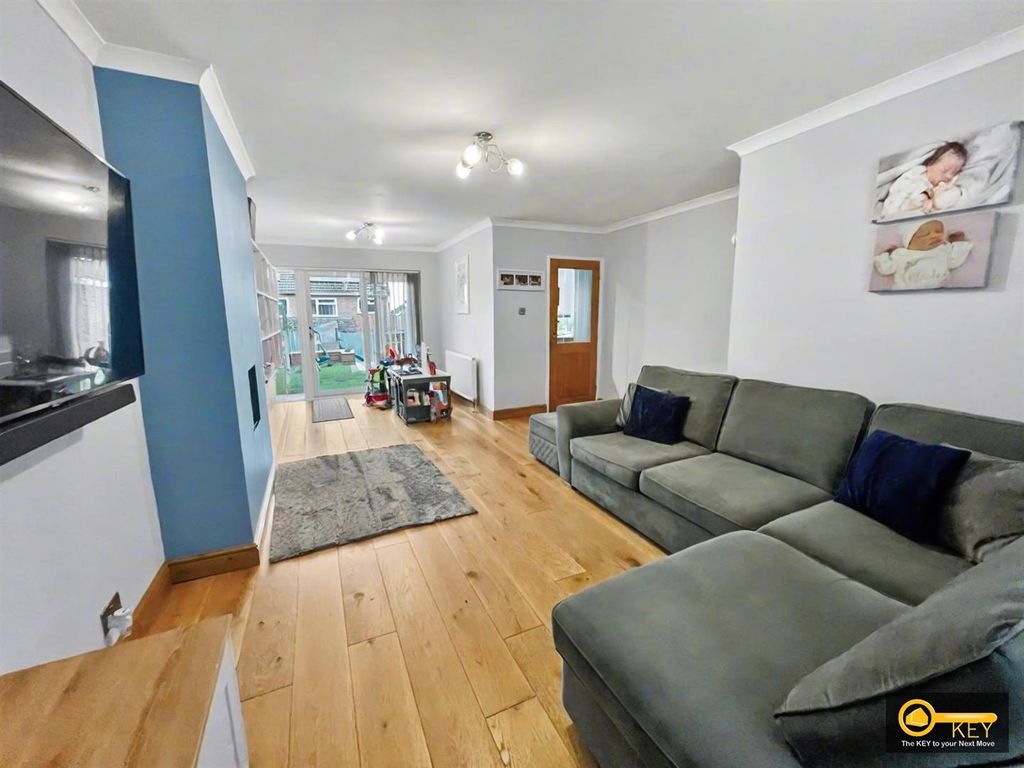 Property photo 3 of 18