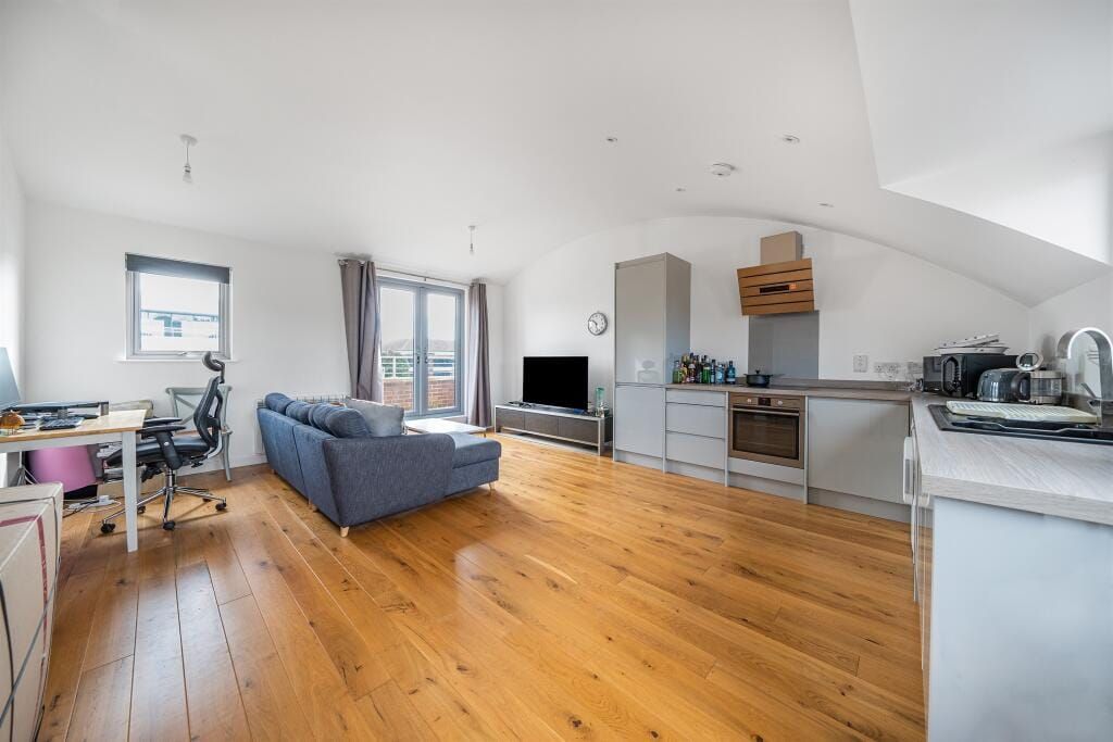 Property photo 1 of 9
