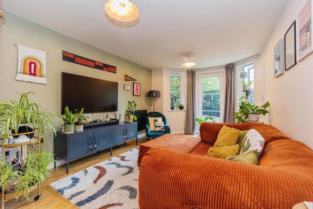 Property photo 3 of 26 Pbox-Img.Jpg