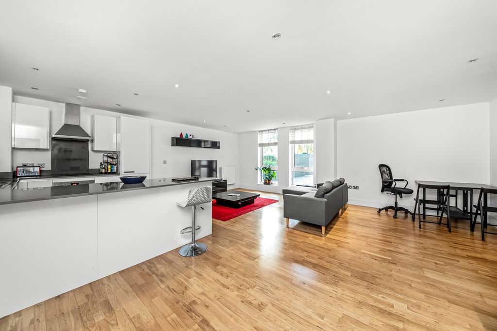 Property photo 2 of 6
