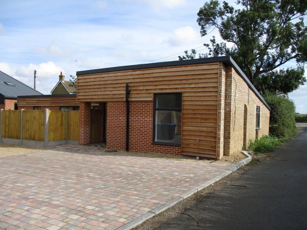 Property photo 1 of 5 Front.Jpg