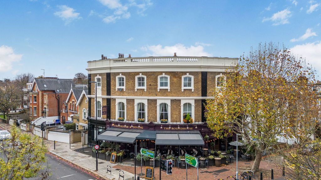 Property photo 1 of 17