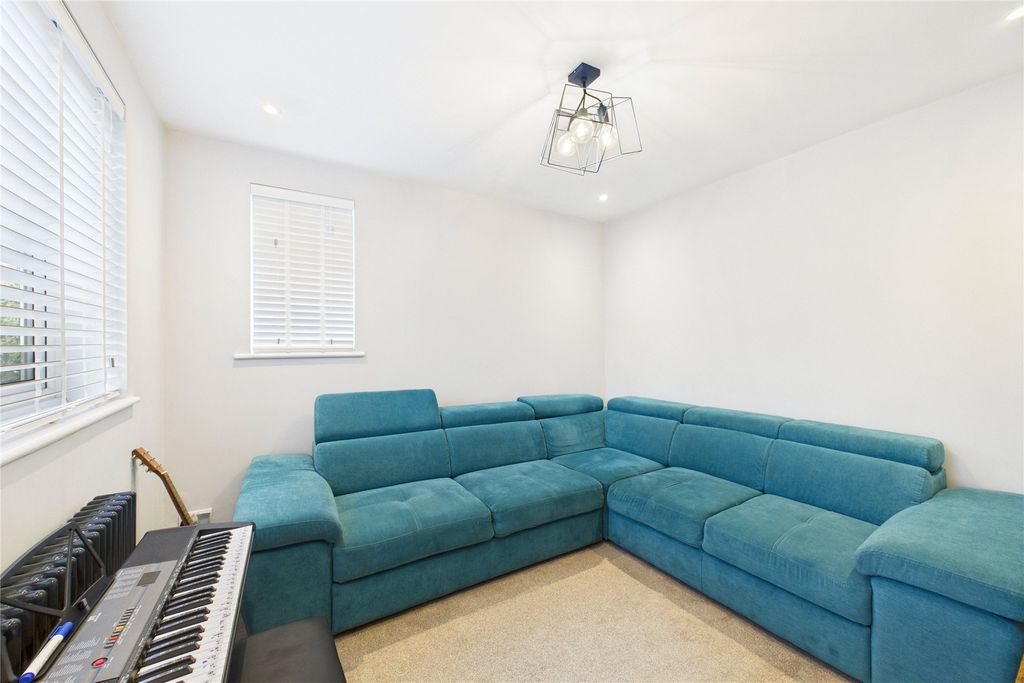 Property photo 2 of 16 Picture No. 03