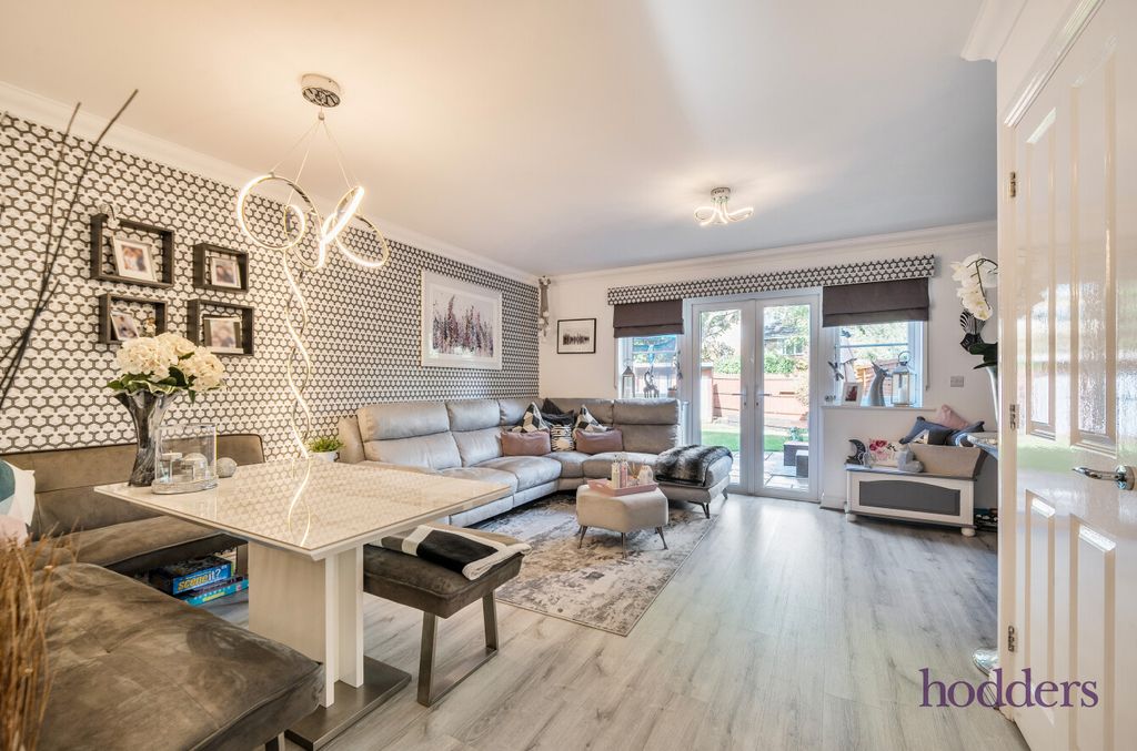 Property photo 1 of 22 0Be57Ba6-9cc4-4Ed...