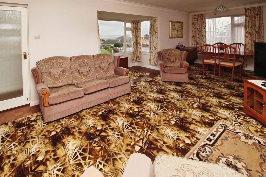 Property photo 3 of 17 Picture No. 06