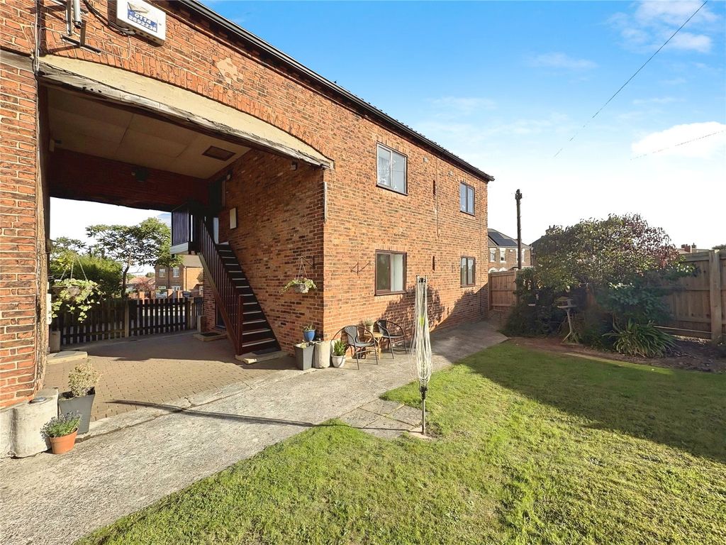 Property photo 1 of 8 Picture No. 06