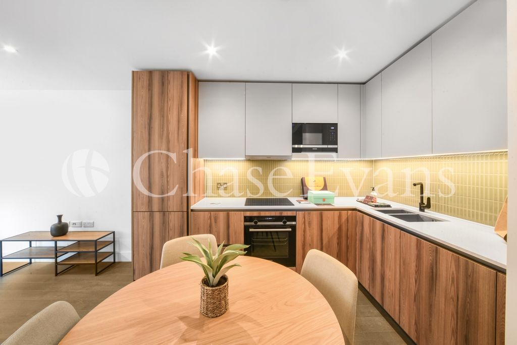 Property photo 3 of 13 Kitchen