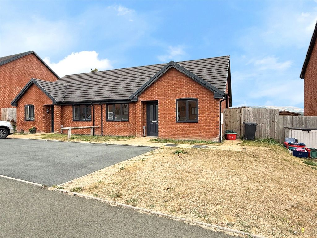 Property photo 1 of 10 Picture No. 14