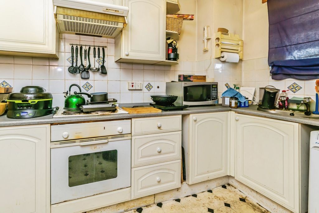 Property photo 3 of 16 Pbox-Img.Jpg