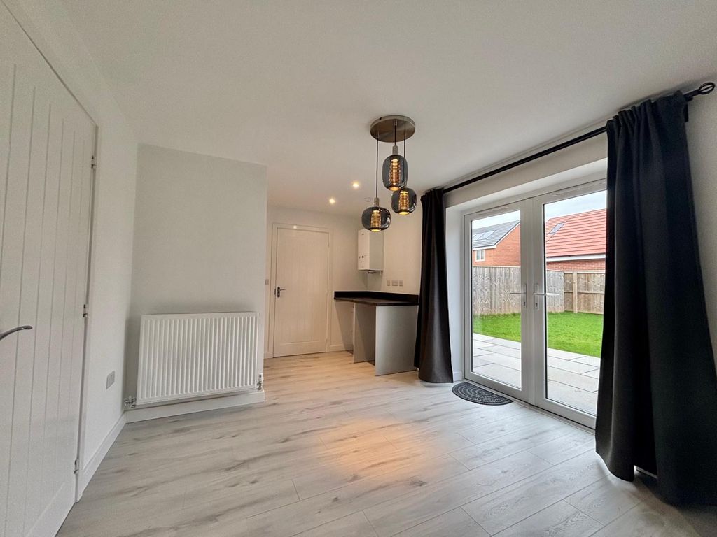 Property photo 3 of 19 Kitchen