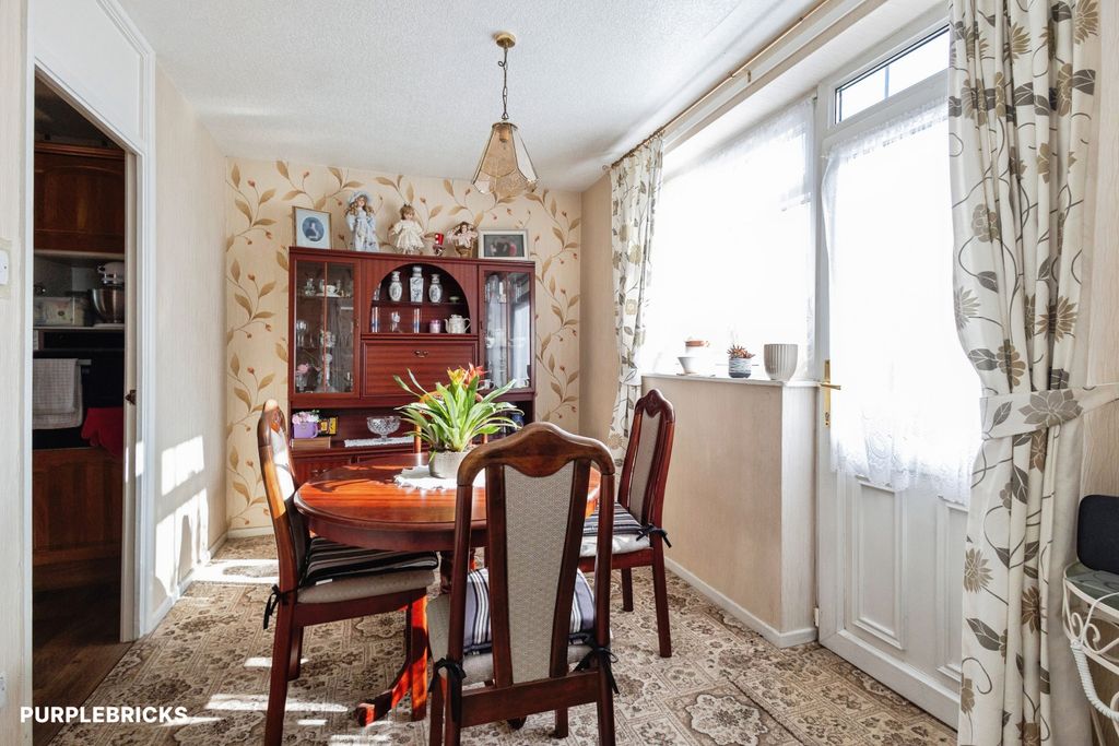 Property photo 1 of 22 Dining Area