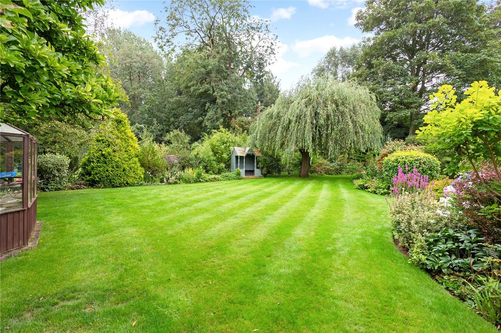 Property photo 2 of 19 Garden