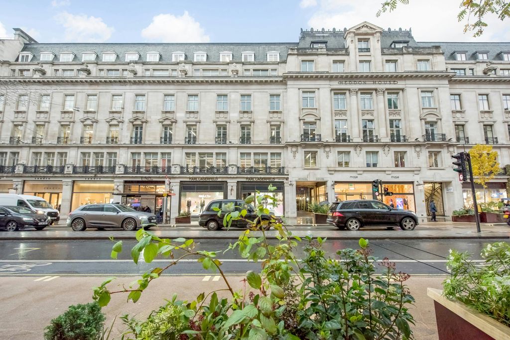 Property photo 1 of 9 06.12.2021_3Rd-Floor-Crown-House-143-147-Regent-Street-W1B_13.Jpg