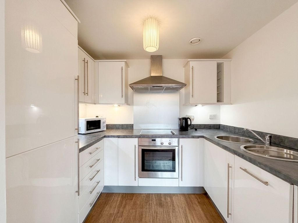 Property photo 1 of 7 Kitchen
