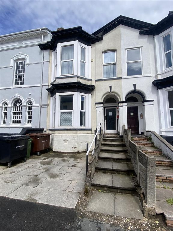 Property photo 1 of 10 External Front