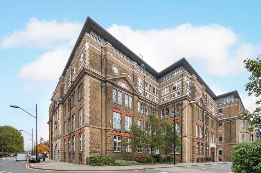 Property photo 3 of 17