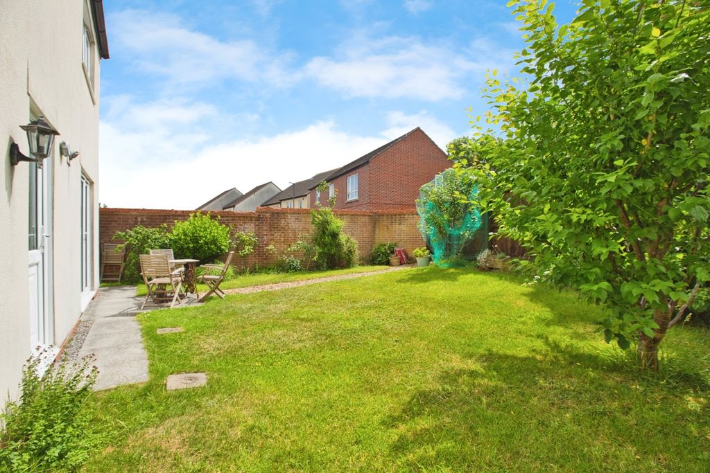 Property photo 2 of 17 Photo