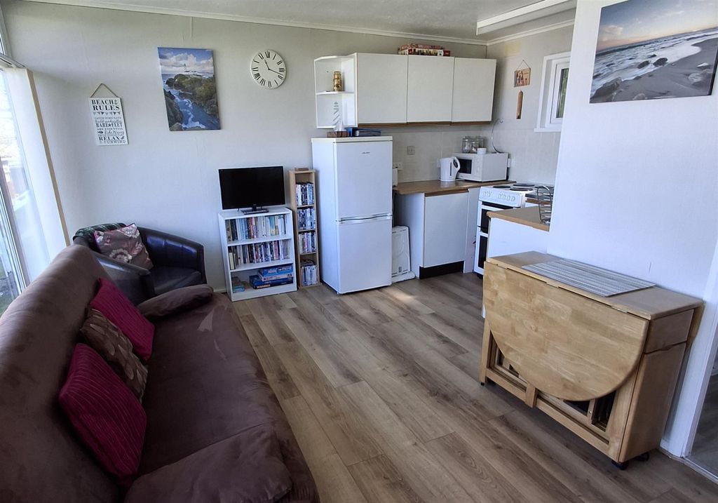 Property photo 3 of 14 c9c059F7-c091-420d-Bbbf-6B48A0Ea967B-1_All_9061 Ld