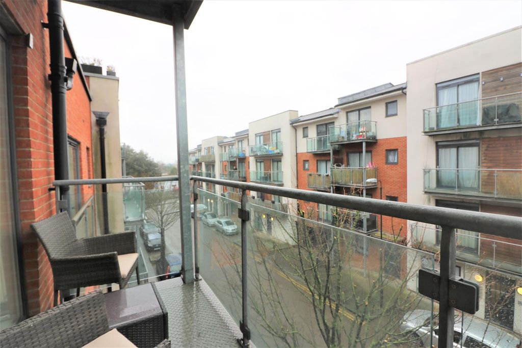 Property photo 2 of 10 Rosse Gardens.Jpg