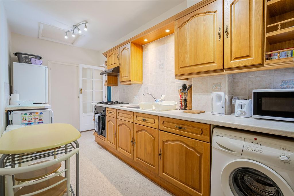 Property photo 2 of 5