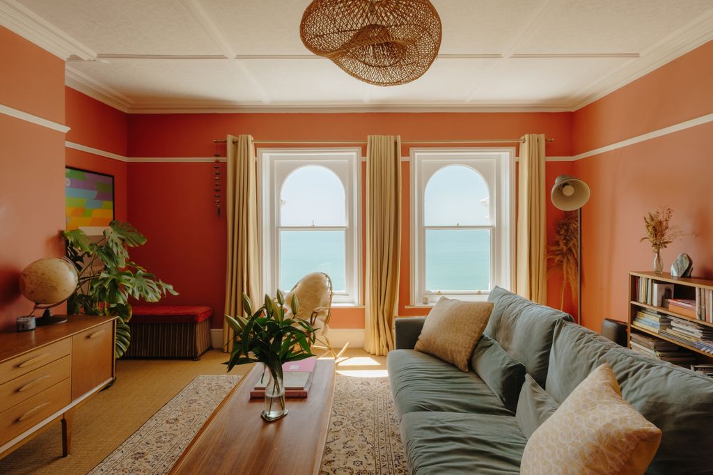 Property photo 1 of 23 Croft-Hastings-Whiterockgardens-Interior-2*