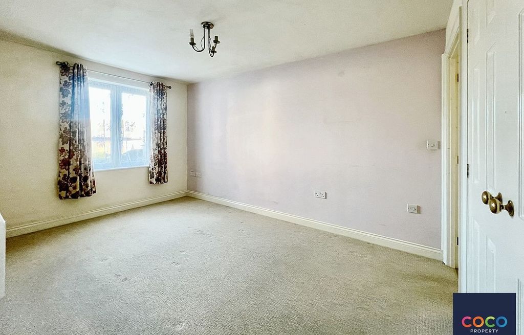 Property photo 2 of 11 4774762
