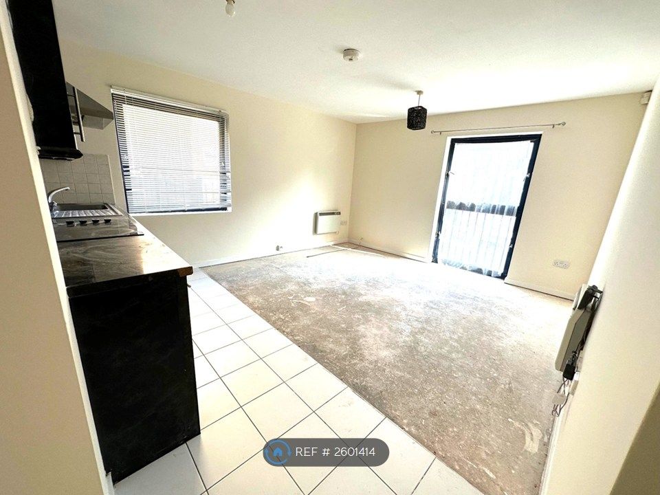 Property photo 2 of 8 Open-Plan Living