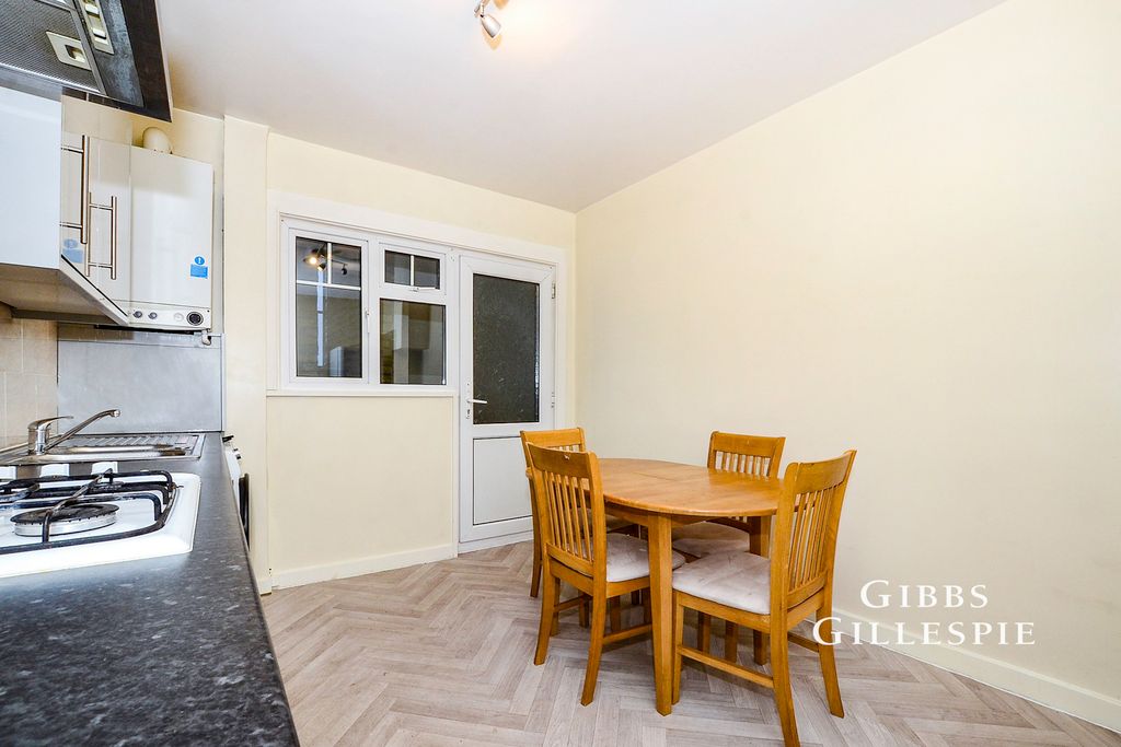 Property photo 3 of 7 Photo