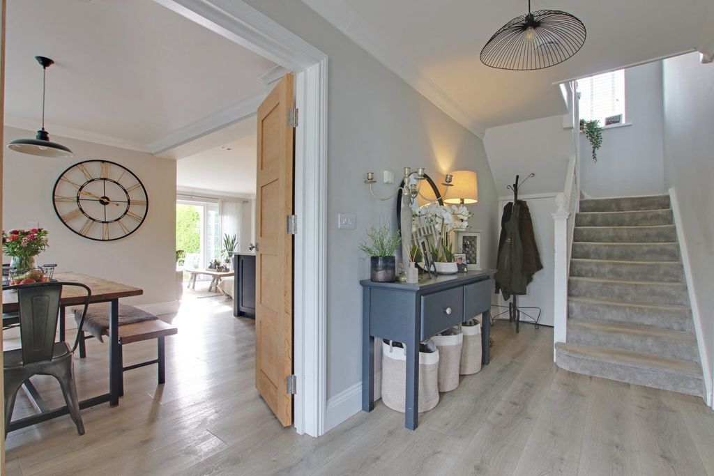 Property photo 2 of 21