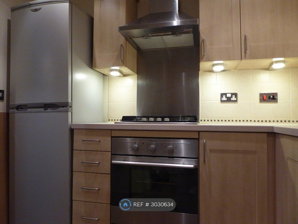 Property photo 3 of 7 Kitchen