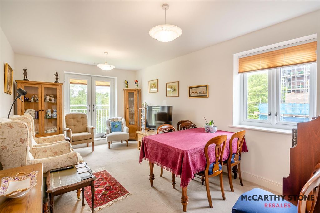 Property photo 3 of 16 8598410-Interior12.Jpg