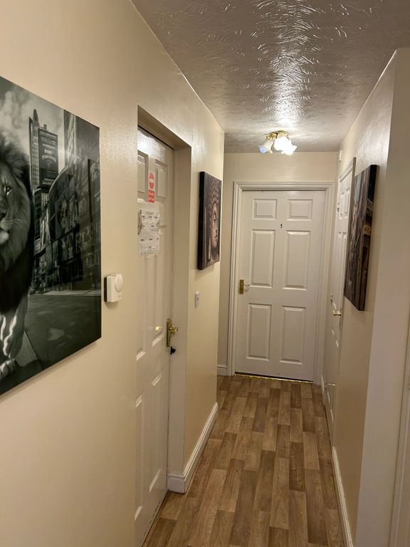 Property photo 2 of 14 Hallway