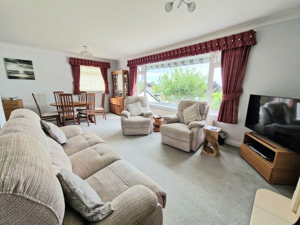 Property photo 2 of 27