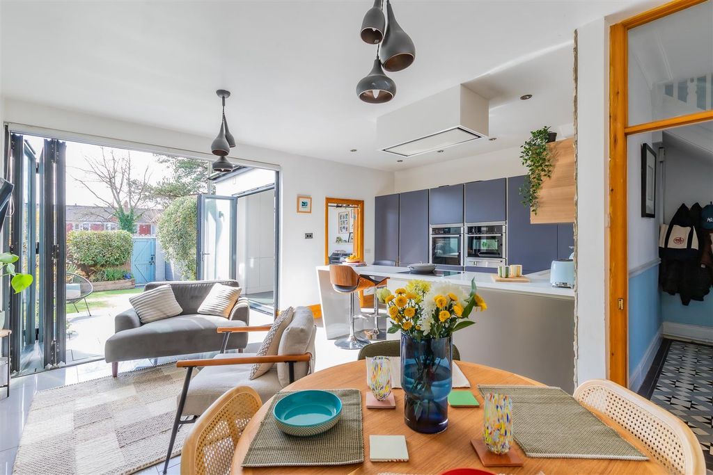 Property photo 2 of 22 35 (10 Of 33).Jpg