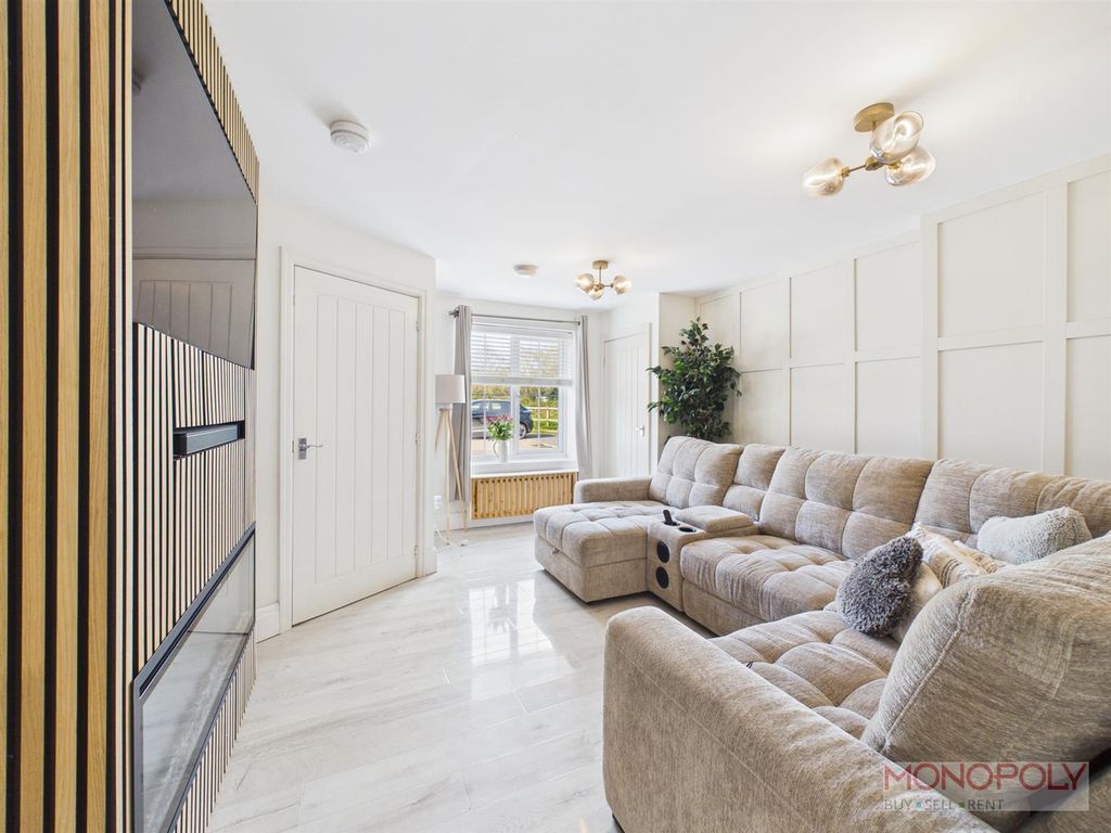 Property photo 2 of 19 Cam01943G0-Pr0659-Still002.Jpg