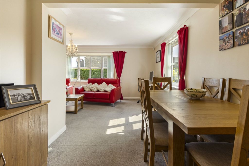 Property photo 2 of 37 Picture No. 49