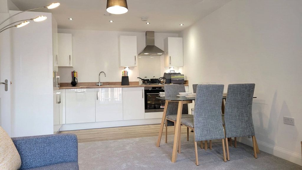 Property photo 2 of 7 Picture No. 13