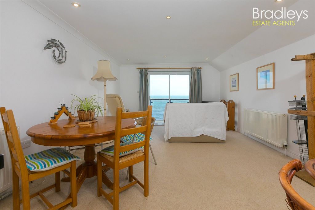 Additional image 6 of 1 bed flat for saleChyandour Cliff, Penzance, Cornwall TR18