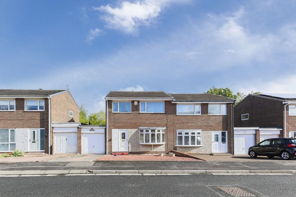 Property photo 1 of 18 External