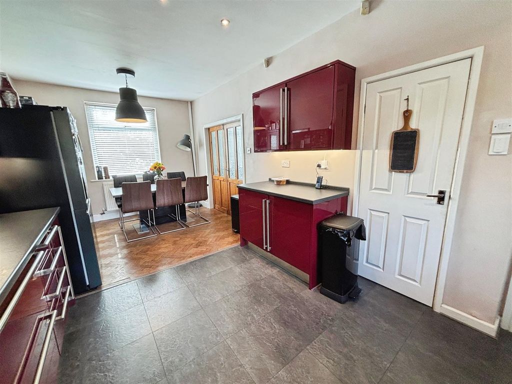 Property photo 3 of 20 Kitchen/Diner