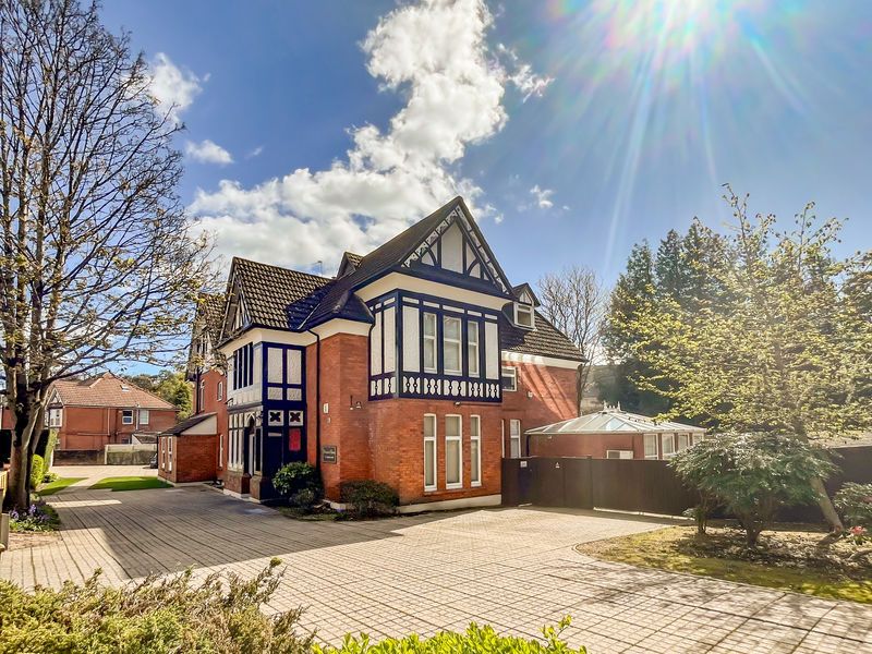 Property photo 1 of 11 Photo 8