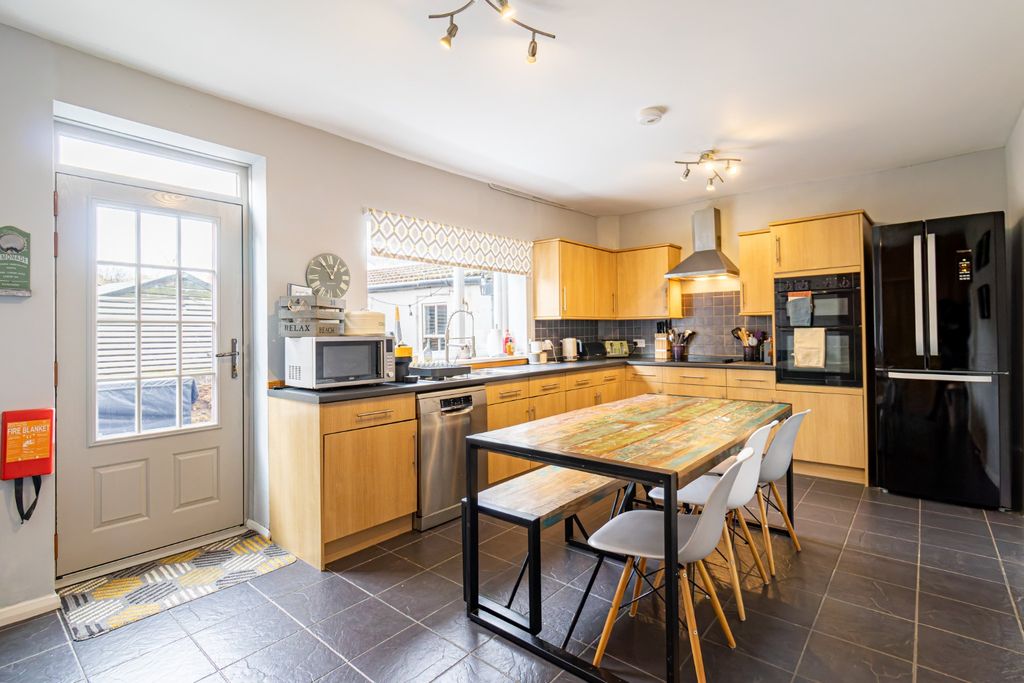 Property photo 3 of 39 2610116