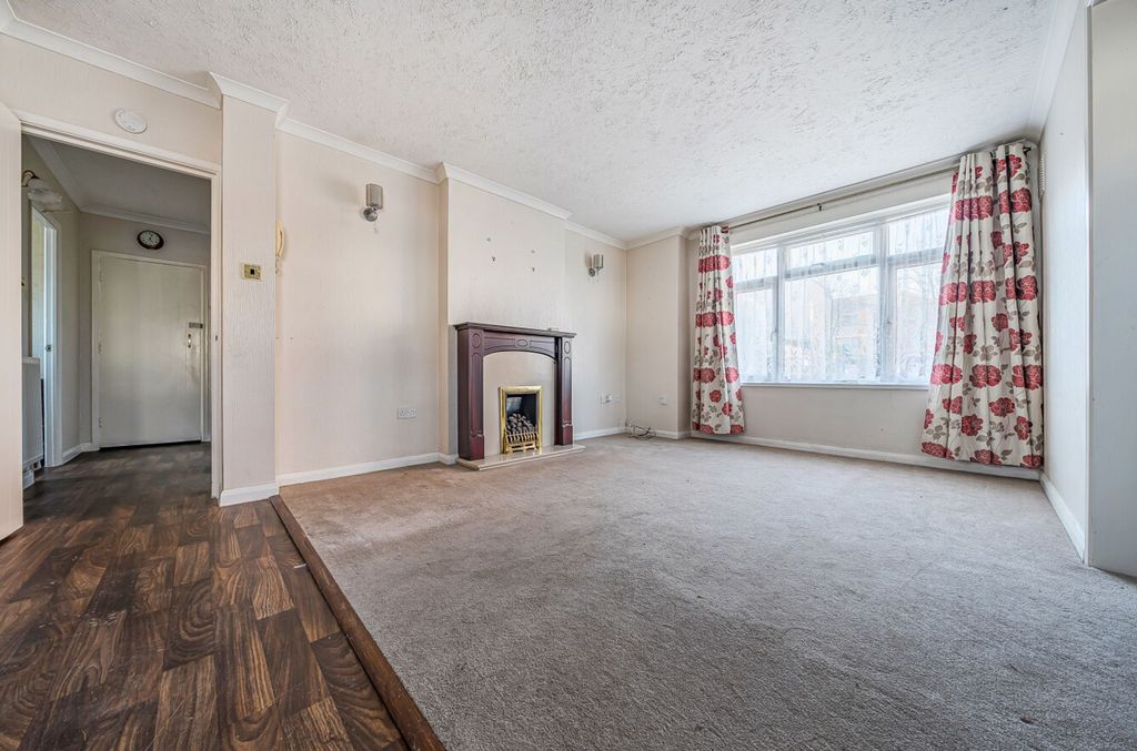 Property photo 3 of 21