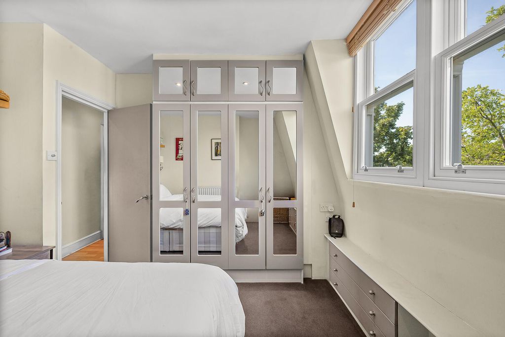 Property photo 3 of 11 Bedroom