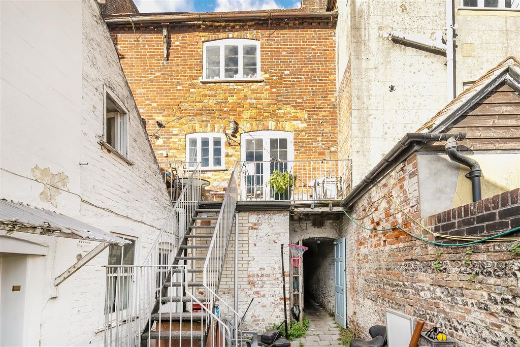 Property photo 1 of 14 1368637-12-68F1111c414Ca.Jpg