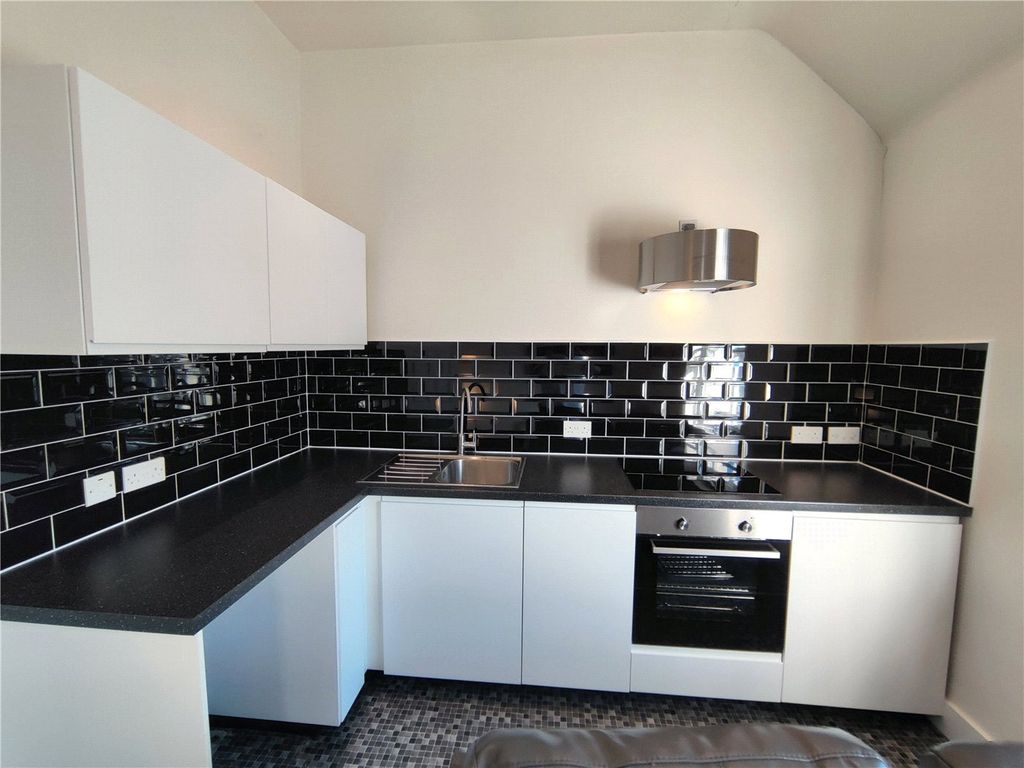 Property photo 2 of 9 Picture No. 20